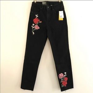 NWT H&M embroidered high waisted jeans